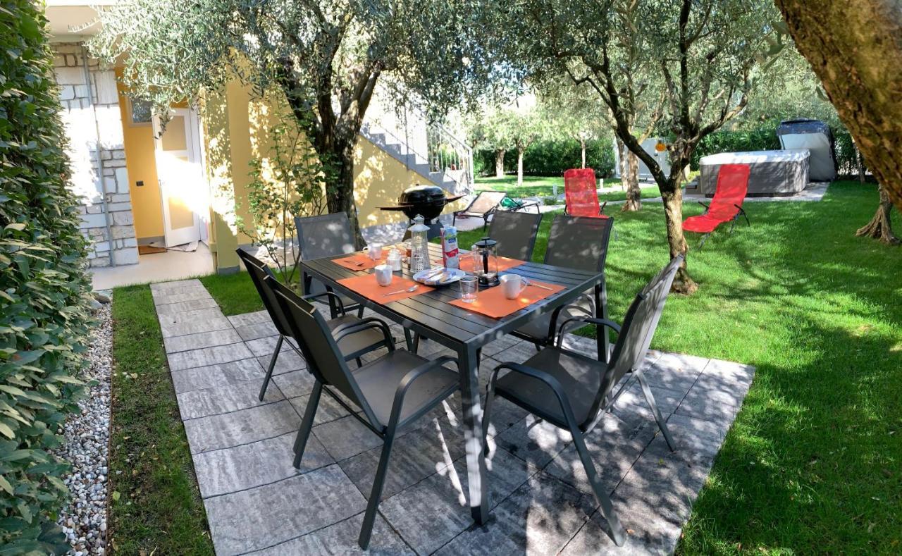 Lori Garden And Peschiera del Garda